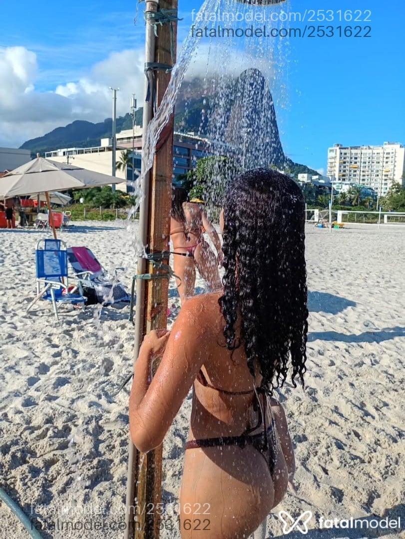 Acompanhante mulher morena (o) de olhos castanhos - Luara