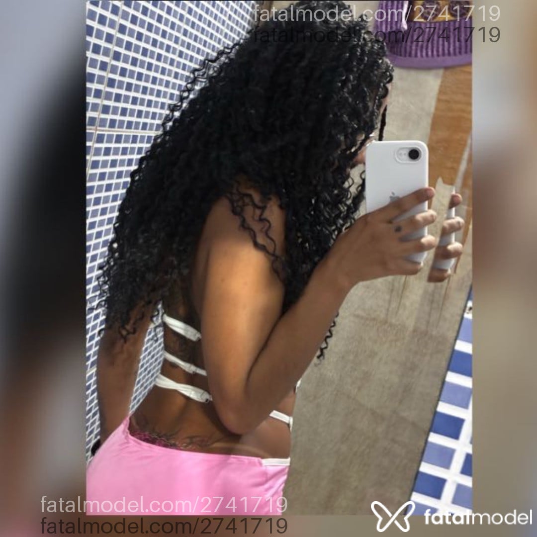 Acompanhante mulher morena (o) de olhos verdes - Aghata