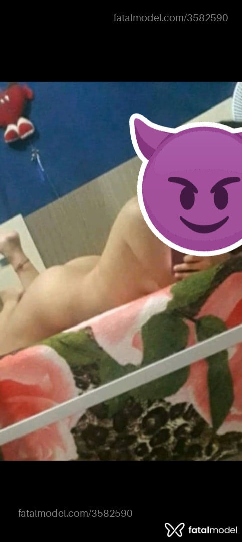 Acompanhante mulher morena (o) de olhos castanhos - Carolina
