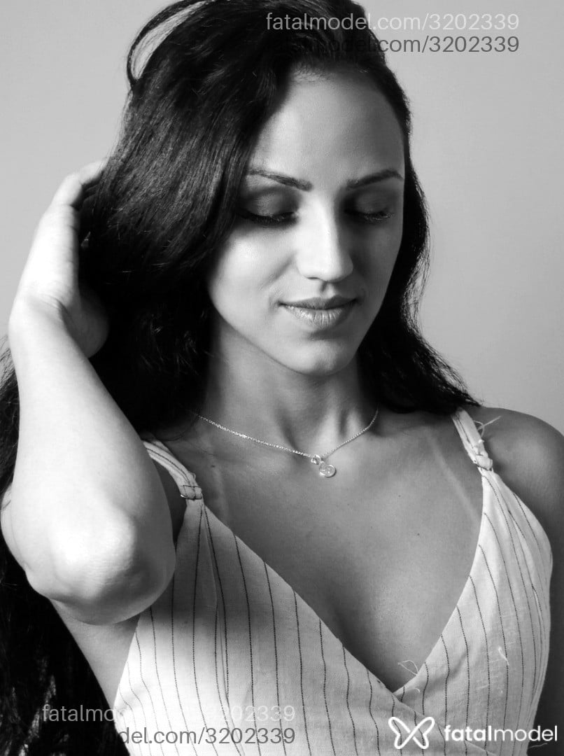 Acompanhante mulher morena (o) de olhos castanhos - Bianca