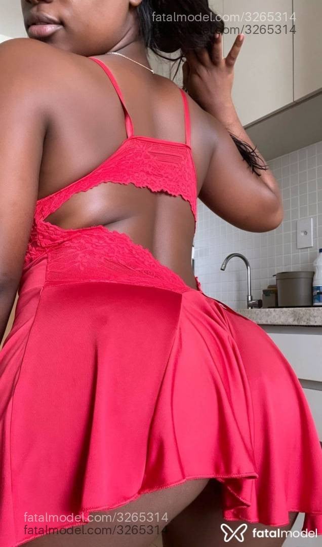 Acompanhante mulher morena (o) de olhos castanhos em Salvador - Izabela