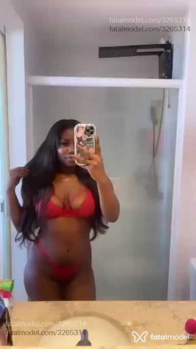 Acompanhante mulher morena (o) de olhos castanhos em Salvador - Izabela