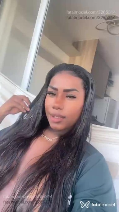 Acompanhante mulher morena (o) de olhos castanhos em Salvador - Izabela