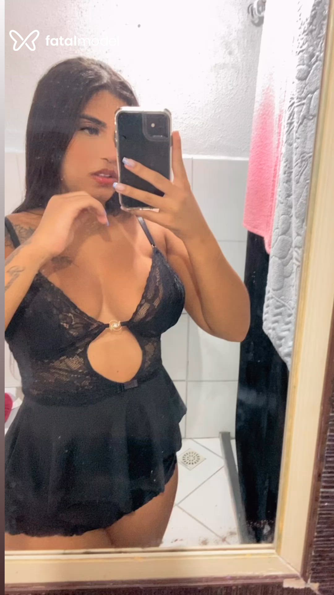 Acompanhante mulher morena (o) de olhos pretos - Clara
