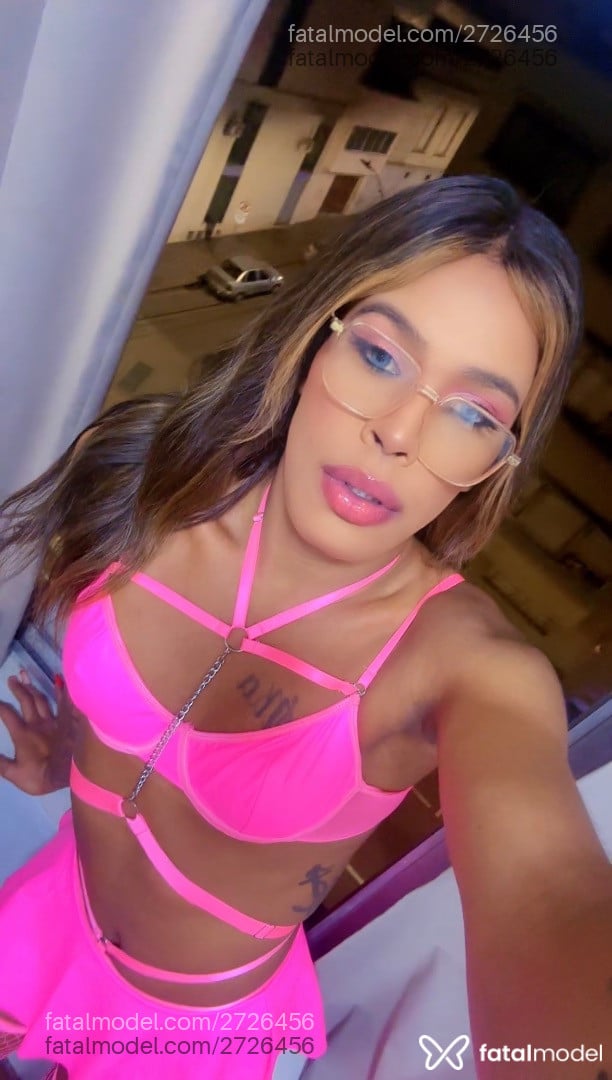 Acompanhante mulher trans morena (o) de olhos mel - Rayssa Nogueira
