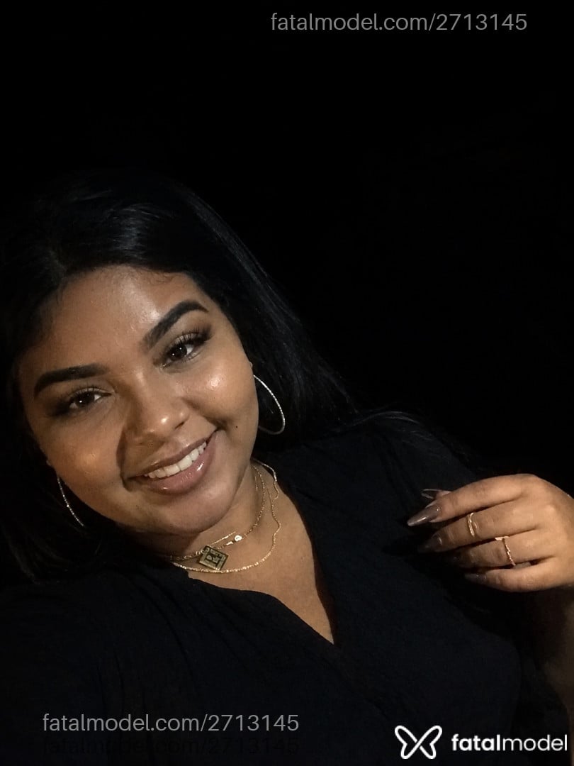 Acompanhante mulher morena (o) de olhos mel - Julia