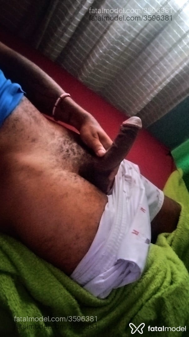 Acompanhante homem morena (o) de olhos pretos - Lippe