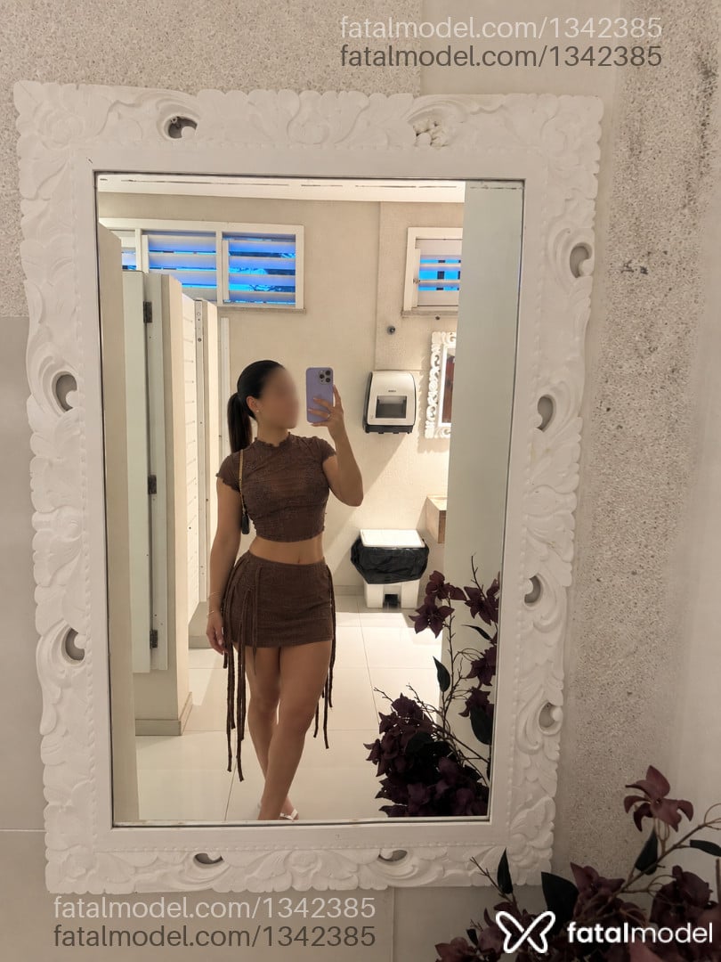 Acompanhante mulher morena (o) de olhos pretos - Larissa Lins
