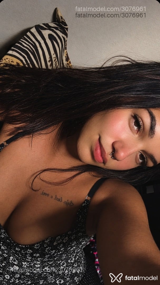 Acompanhante mulher trans morena (o) de olhos mel - Isabella Elouíse