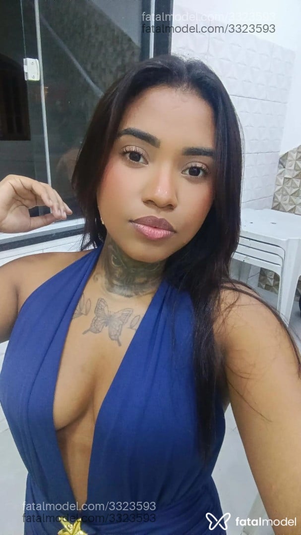 Acompanhante mulher morena (o) de olhos pretos - Maya