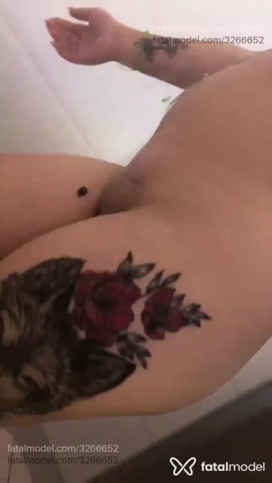 Acompanhante mulher morena (o) de olhos pretos em Camboriú - Aris