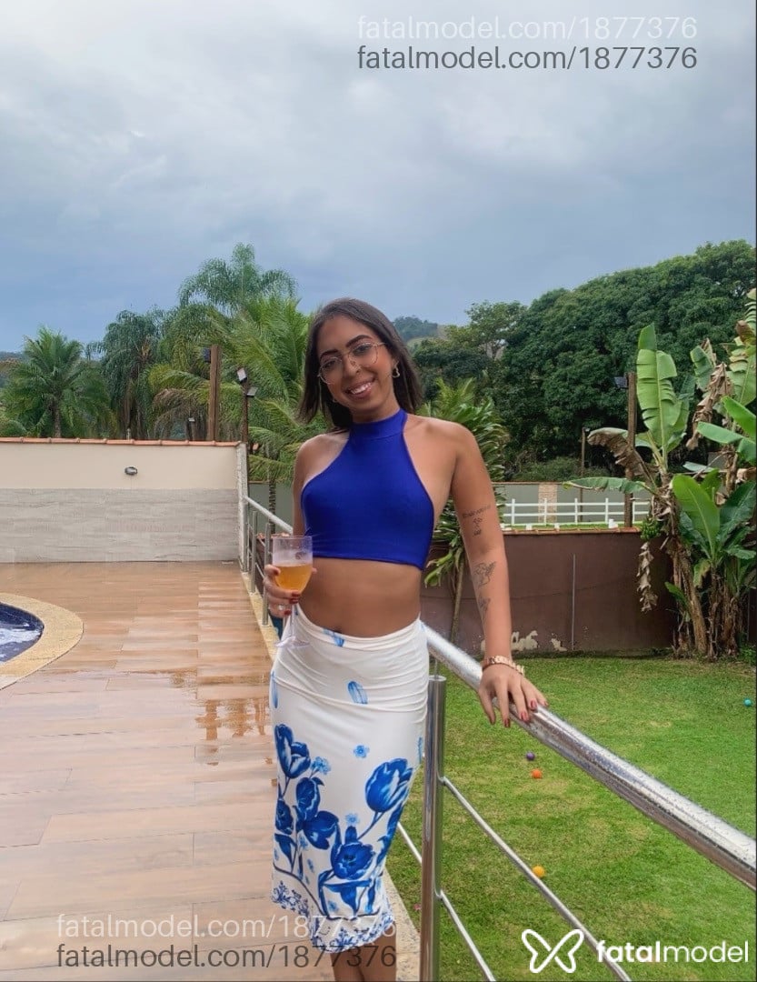 Acompanhante mulher trans com cabelo castanho de olhos castanhos - Kyara Swanepoel