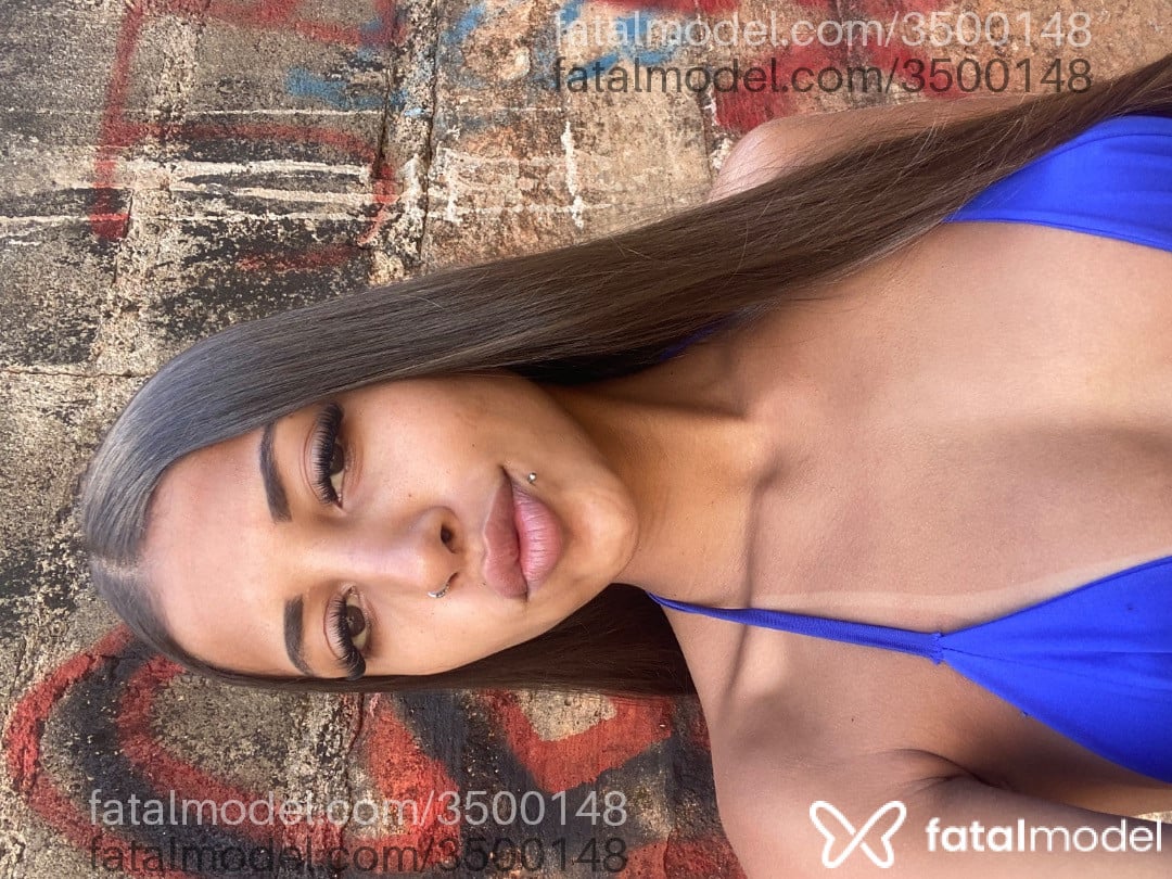 Acompanhante mulher com cabelo castanho de olhos castanhos - Melissa Ramos