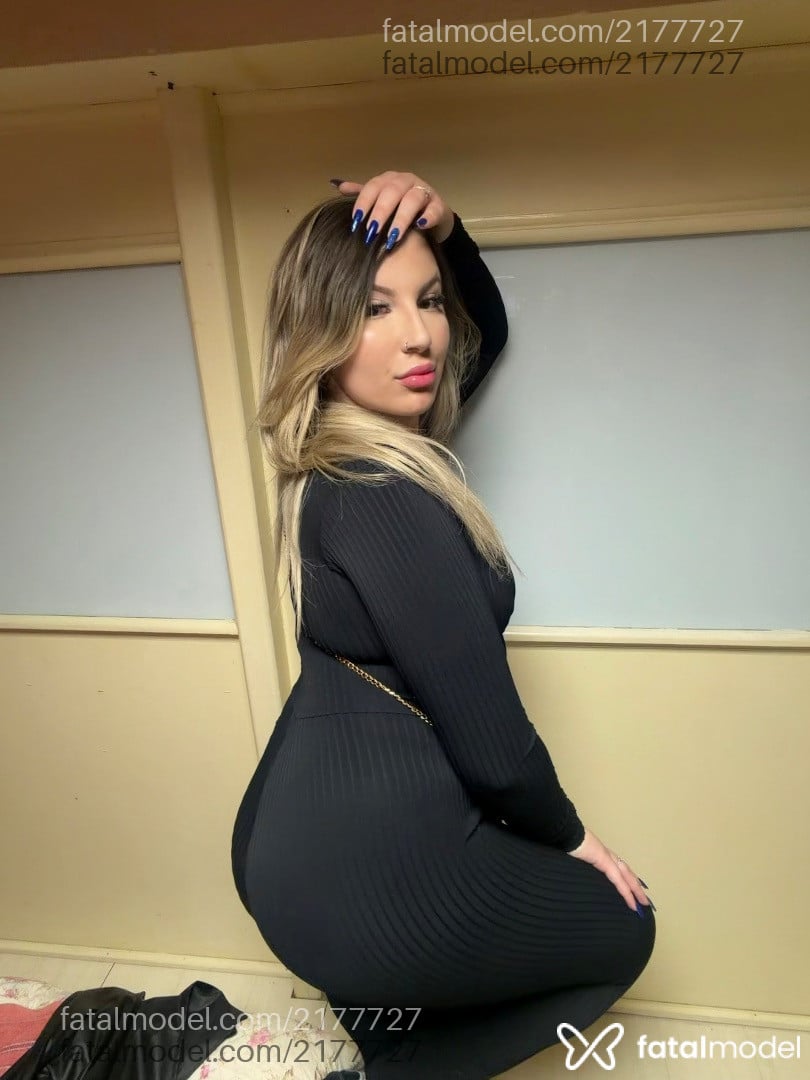 Acompanhante mulher trans loira (o) de olhos castanhos - Jojoferrr