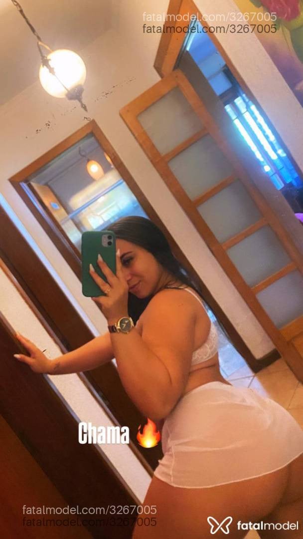 Acompanhante mulher com cabelo castanho de olhos verdes - Camilla Fischer