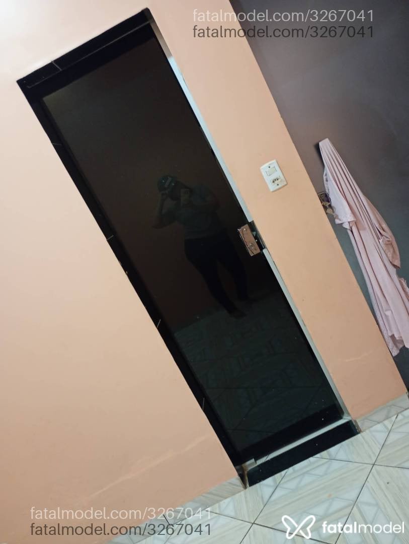 Acompanhante mulher morena (o) de olhos pretos - Liiii
