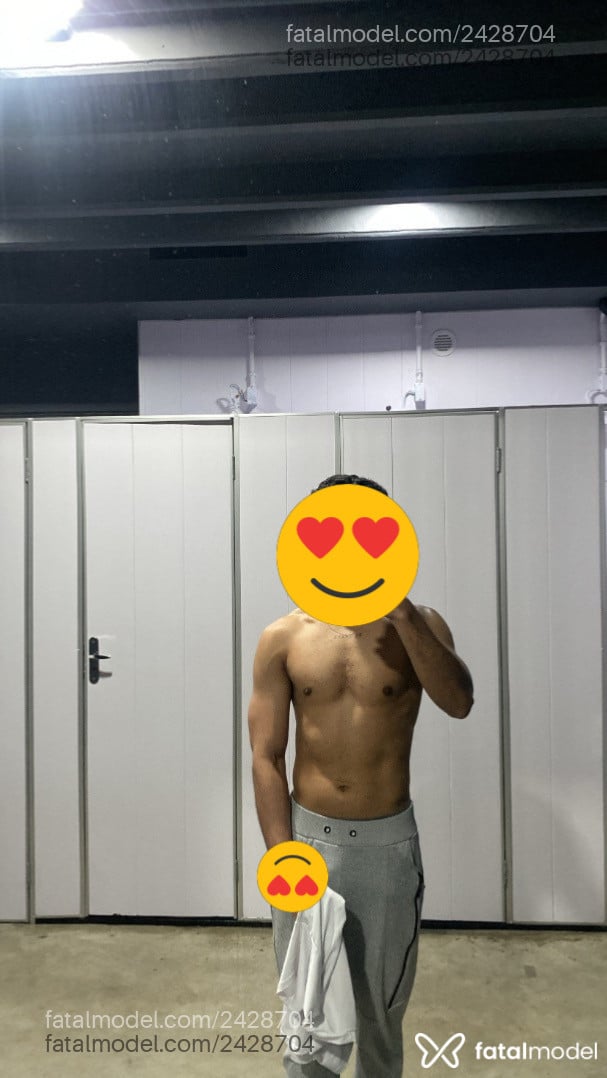Acompanhante homem morena (o) de olhos pretos - Victor