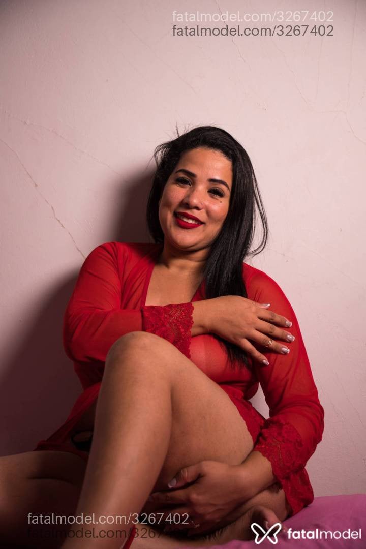 Acompanhante mulher morena (o) de olhos pretos - Bruna Santos