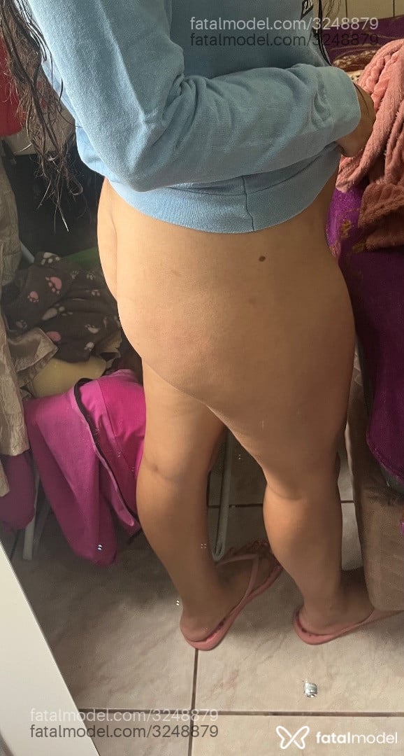 Acompanhante mulher morena (o) de olhos pretos - Karol Zinha