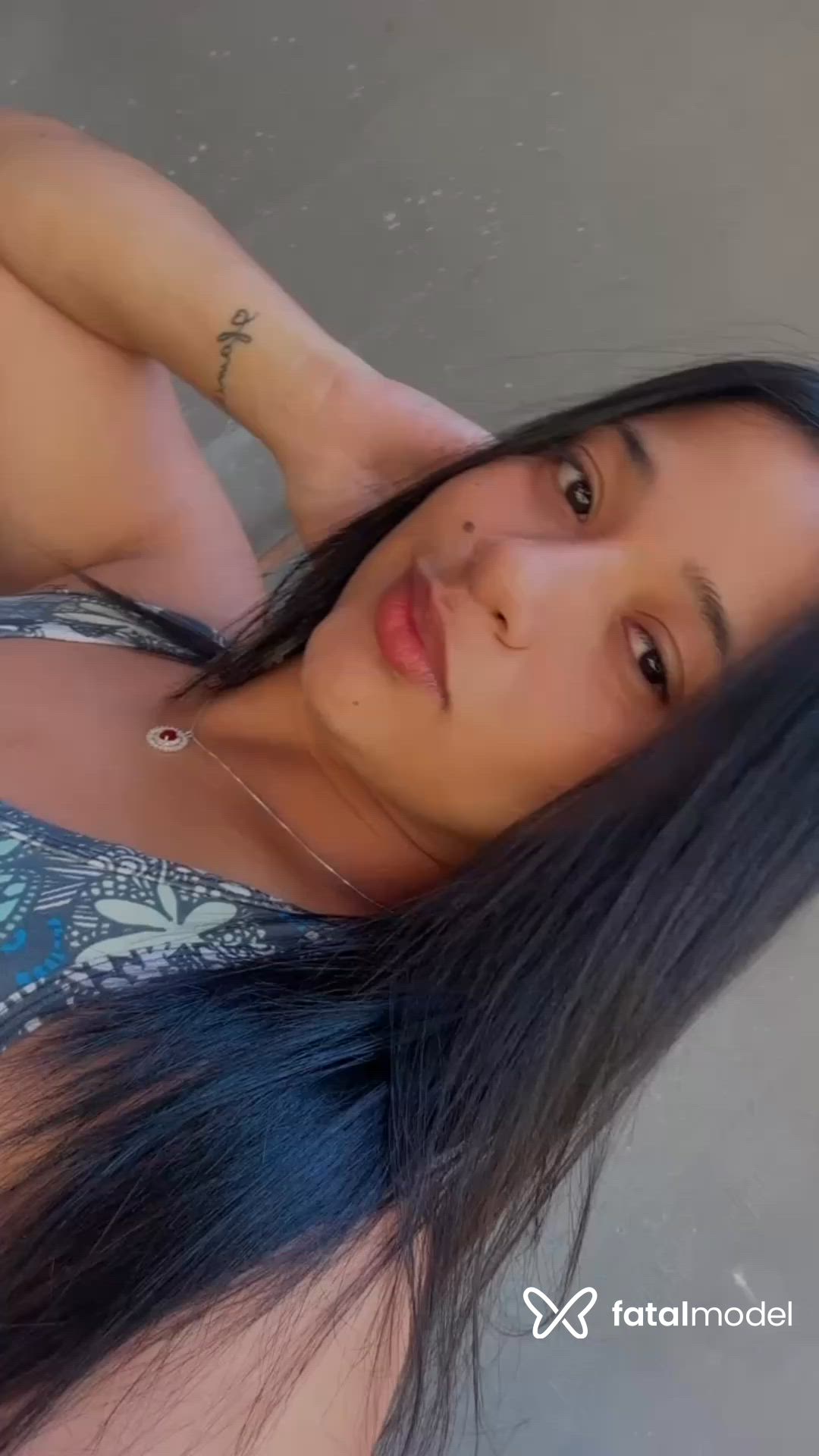 Acompanhante mulher morena (o) de olhos pretos - Ana Araújo