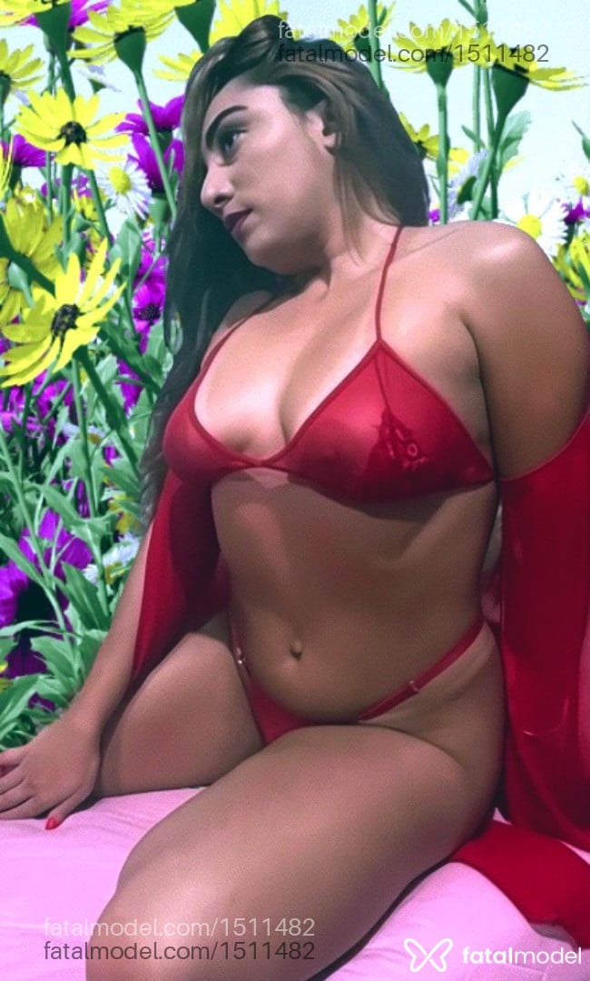 Acompanhante mulher ruiva (o) de olhos castanhos - Livia Alcantra