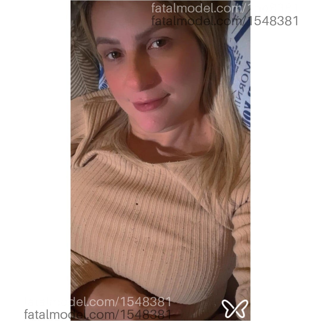 Acompanhante mulher loira (o) de olhos mel - Jullya Oliveira