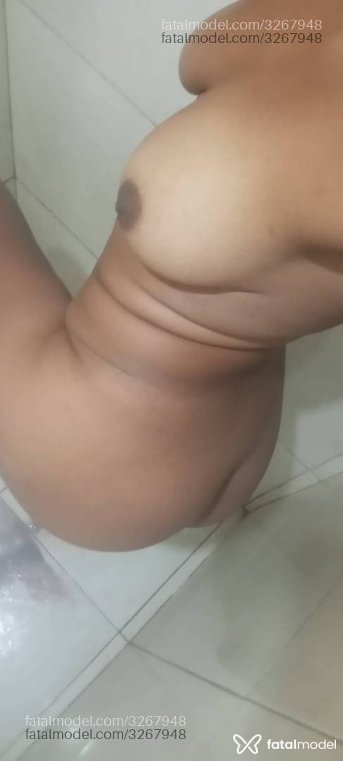 Acompanhante mulher morena (o) de olhos castanhos - Morena