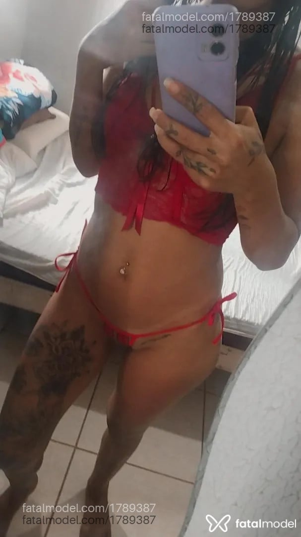 Acompanhante mulher morena (o) de olhos pretos - Fernanda