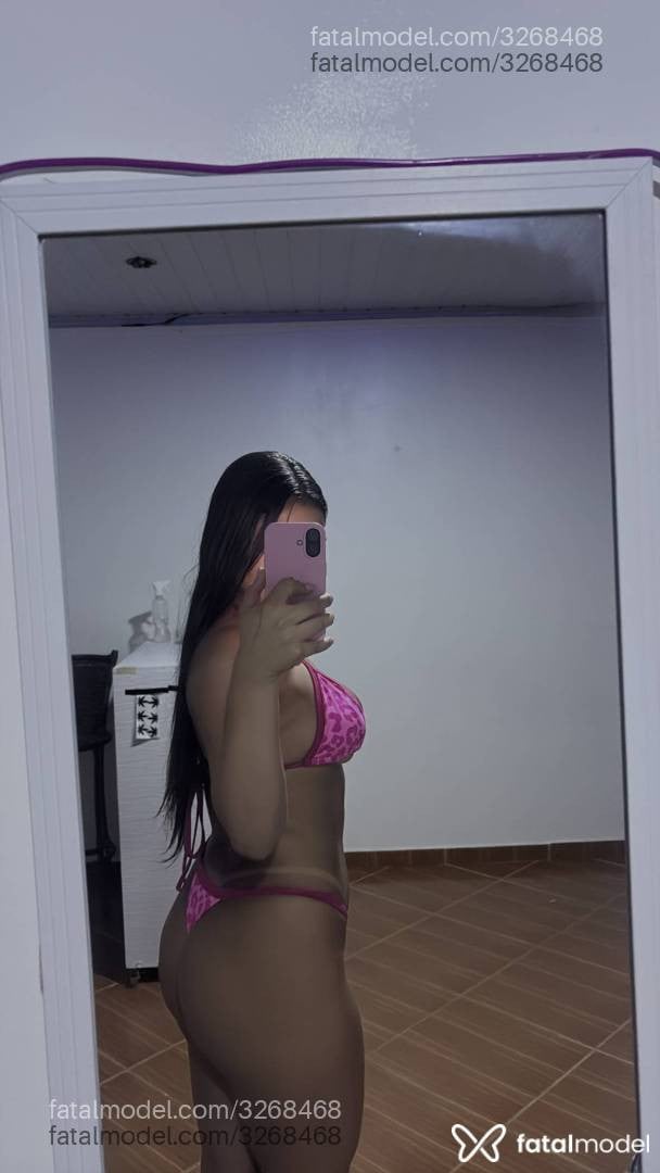 Acompanhante mulher morena (o) de olhos castanhos - Morena