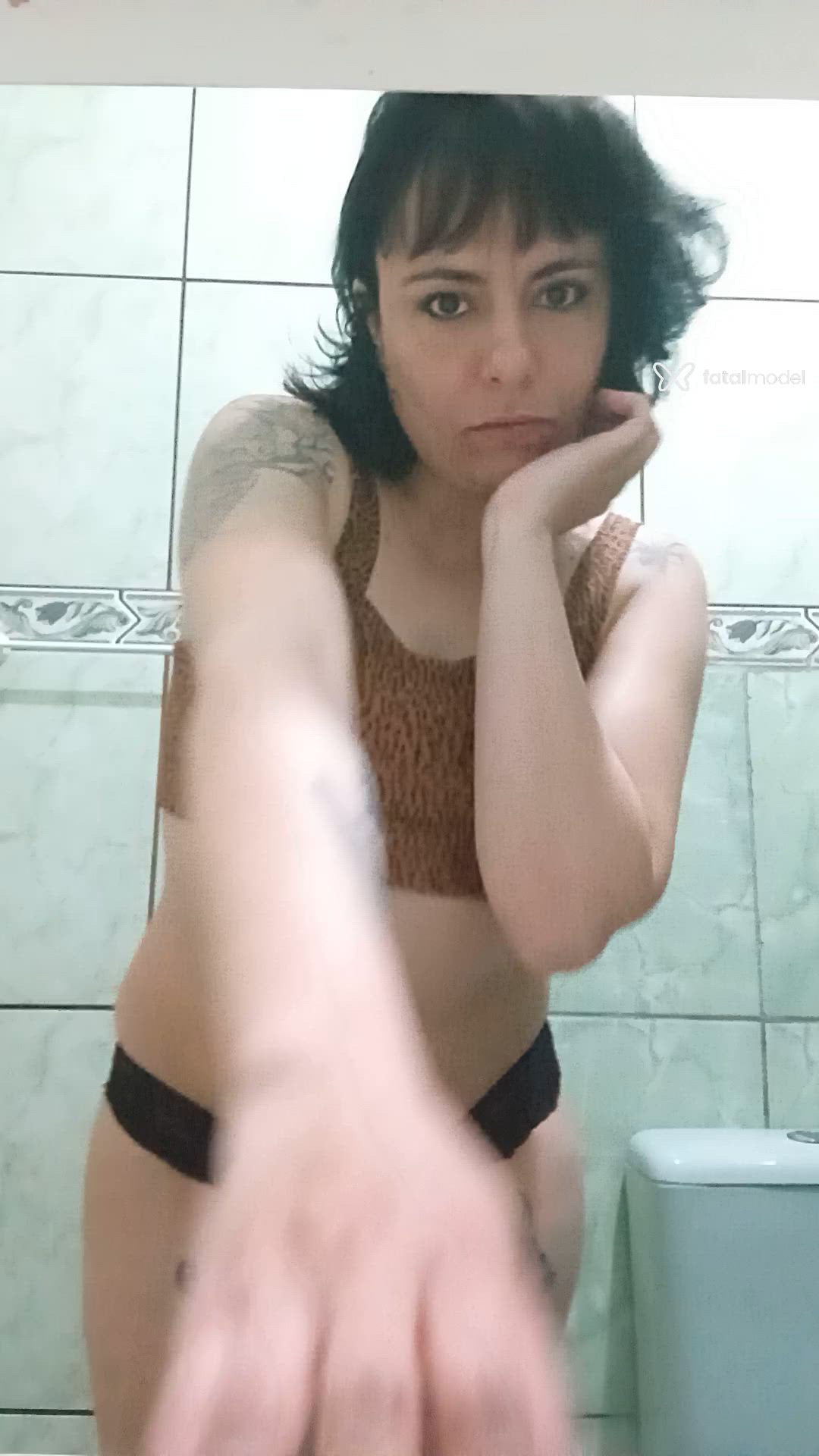 Acompanhante mulher com cabelo castanho de olhos castanhos - Juju Maxxxine