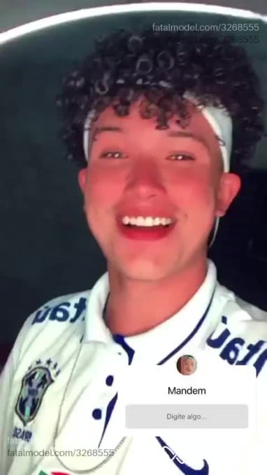 Acompanhante homem com cabelo castanho de olhos castanhos - Ryner Bueno Acompanhante homem com cabelo castanho de olhos castanhos - Ryner Bueno