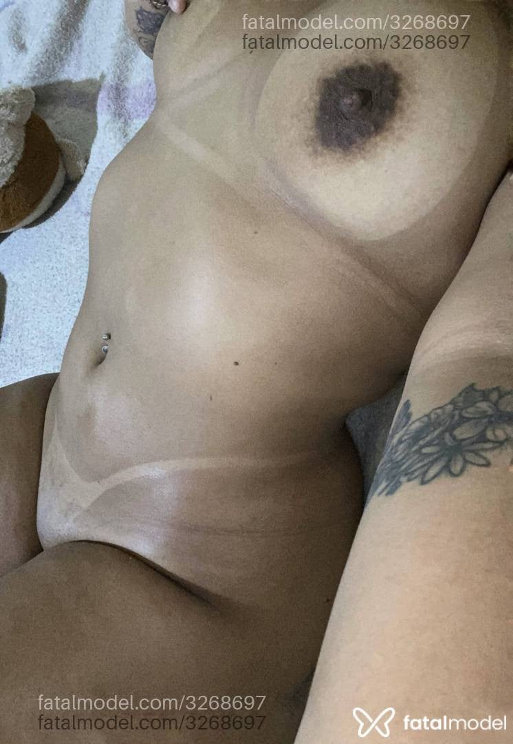 Acompanhante mulher morena (o) de olhos verdes - Milaa