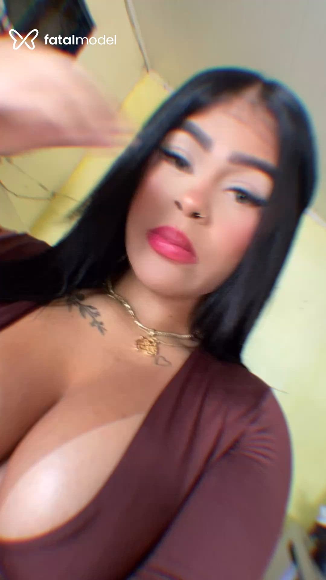 Acompanhante mulher morena (o) de olhos verdes em Guaíba Acompanhante mulher morena (o) de olhos verdes em Guaíba - Milaa