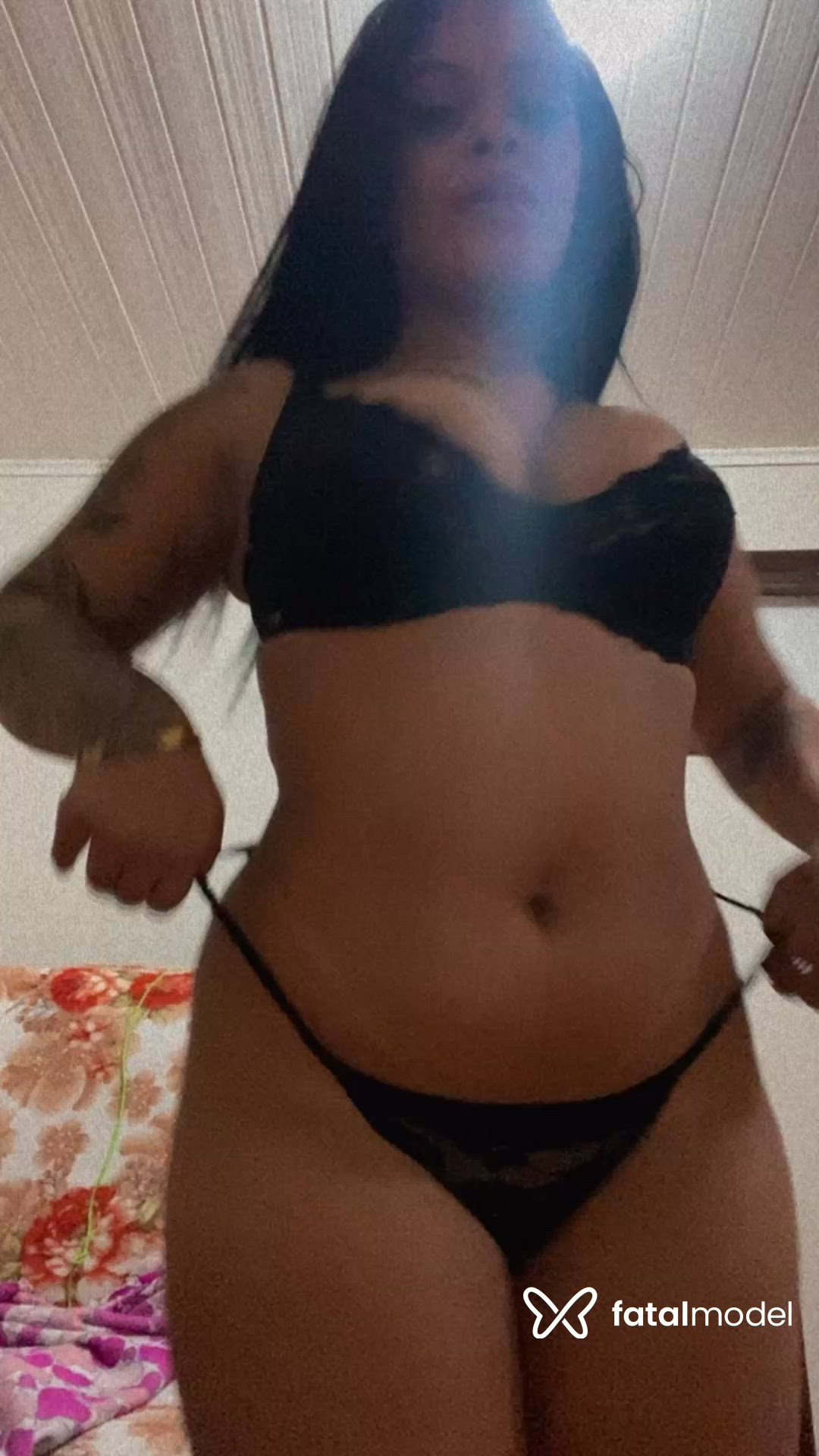 Acompanhante mulher morena (o) de olhos verdes - Milaa