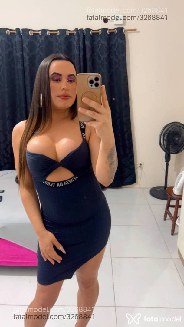 Acompanhante mulher trans com cabelo castanho de olhos castanhos - Rebeca
