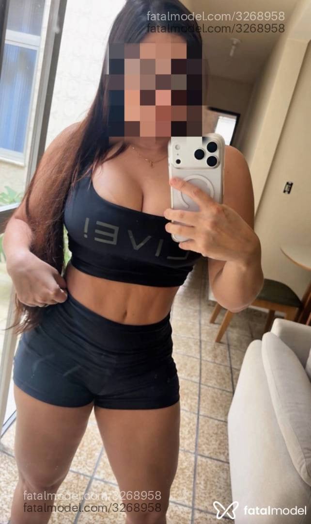 Acompanhante mulher com cabelo castanho de olhos castanhos - Amanda Ricci