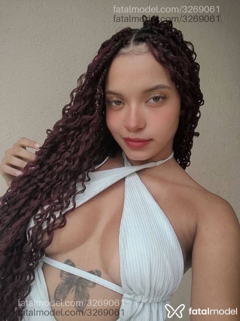 Acompanhante mulher com cabelo castanho de olhos verdes em Belo Horizonte - Safira Oliv