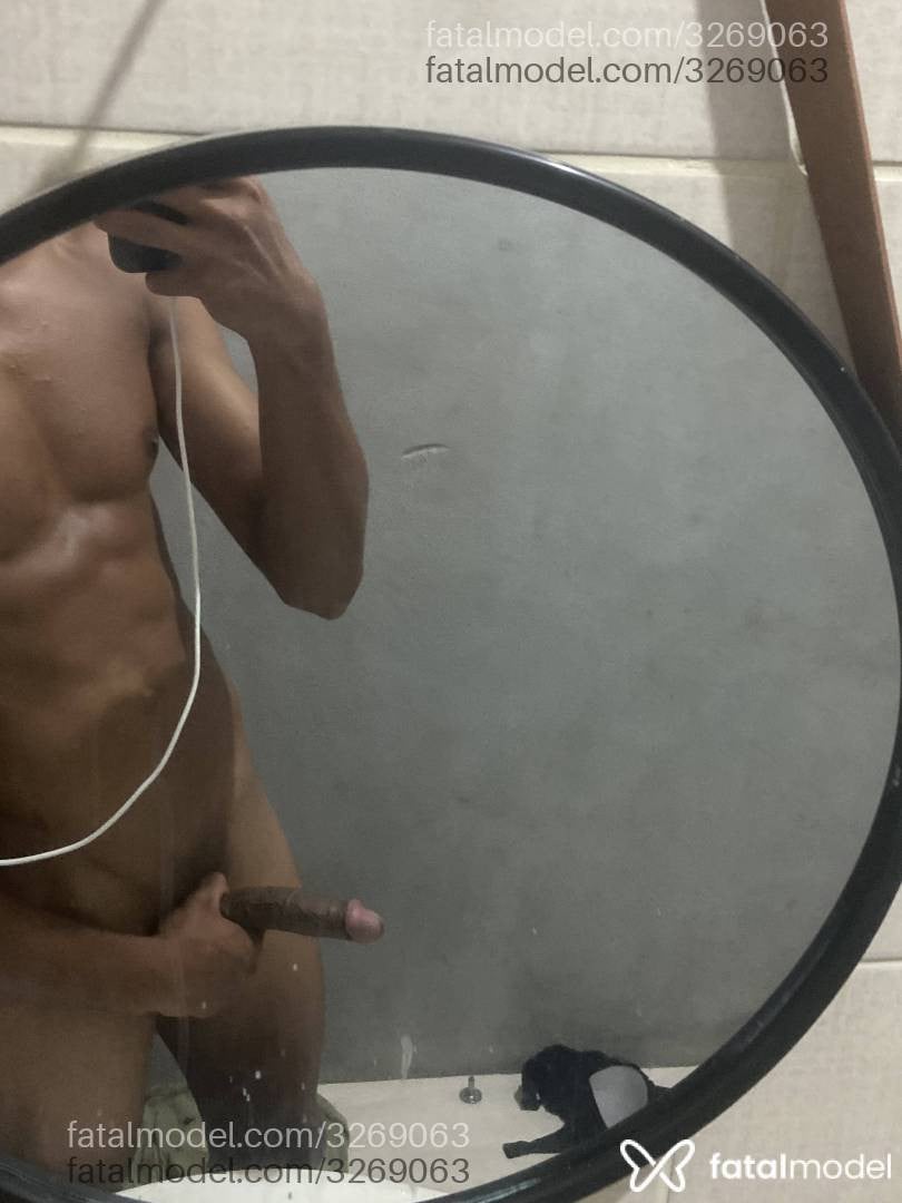 Acompanhante homem morena (o) de olhos castanhos em Virtual Acompanhante homem morena (o) de olhos castanhos em Virtual - Morenoquente