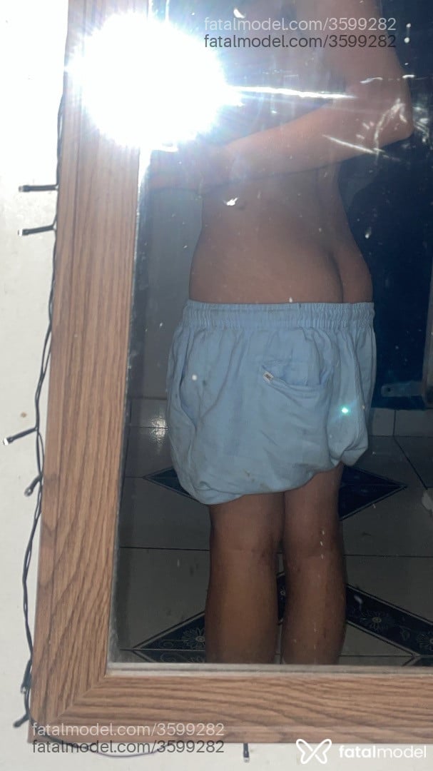 Acompanhante homem loira (o) de olhos castanhos - Angel