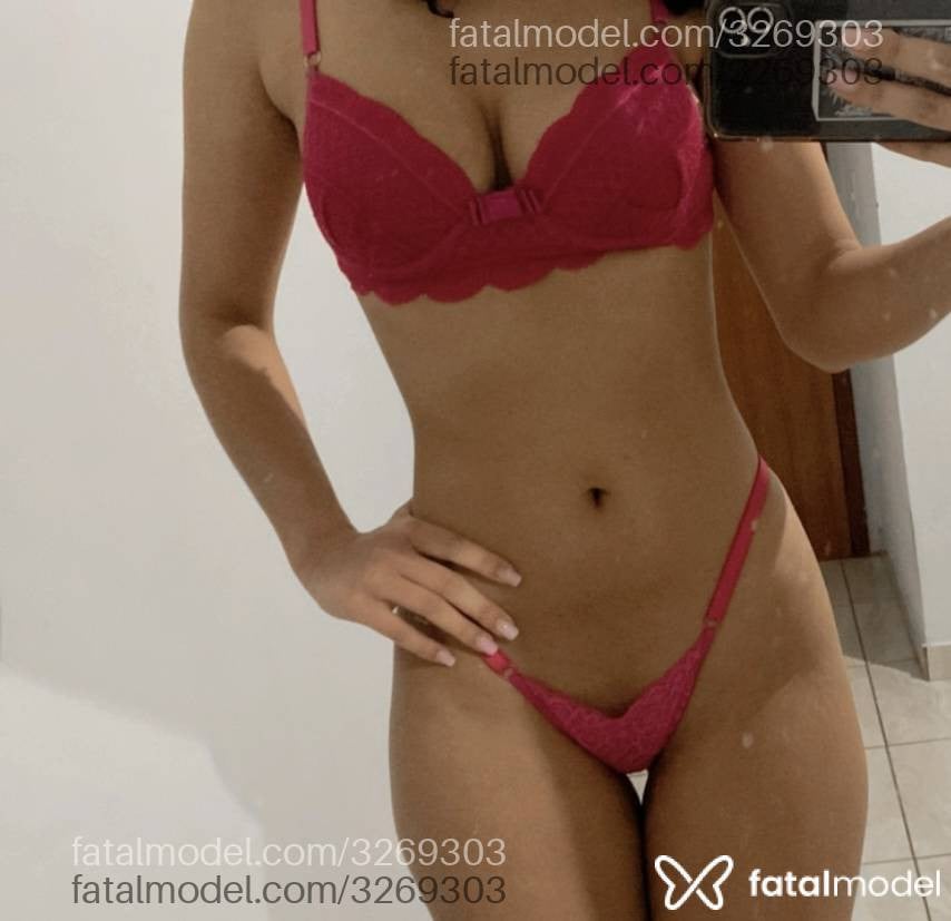 Acompanhante mulher com cabelo castanho de olhos castanhos em Itajaí - Dani