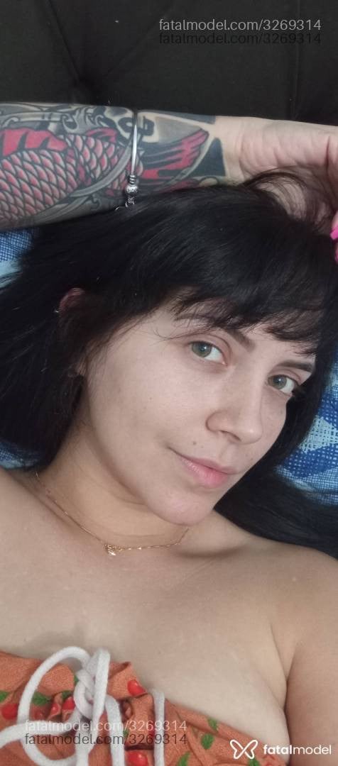 Acompanhante mulher morena (o) de olhos verdes - Clara Sofia