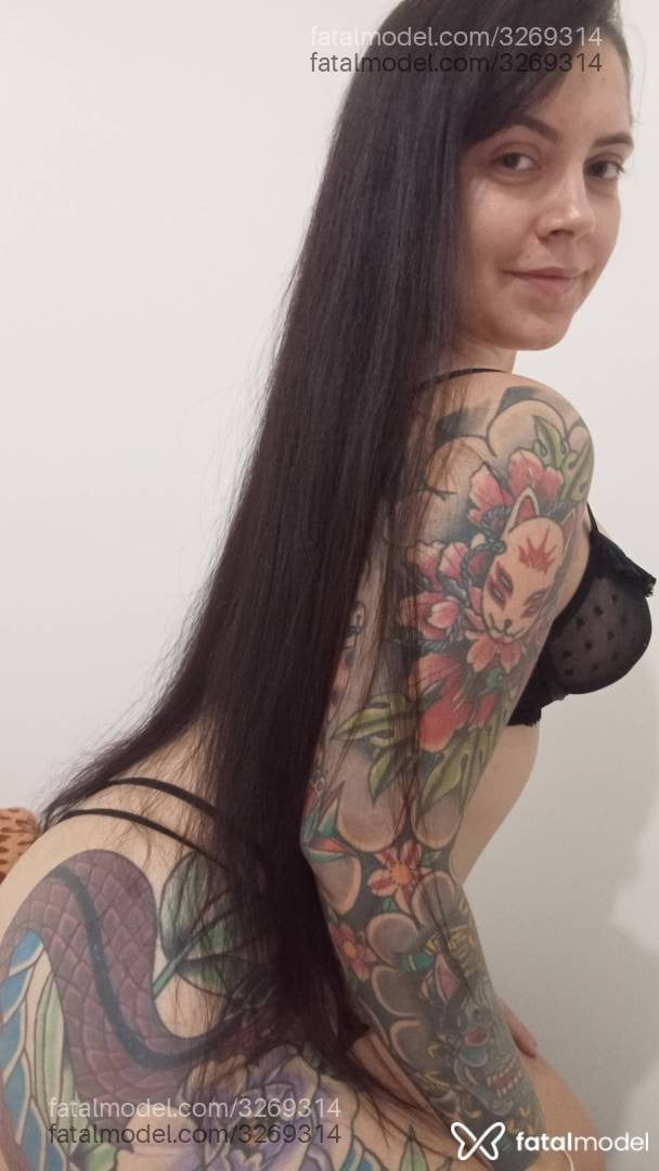 Acompanhante mulher morena (o) de olhos verdes - Clara Sofia