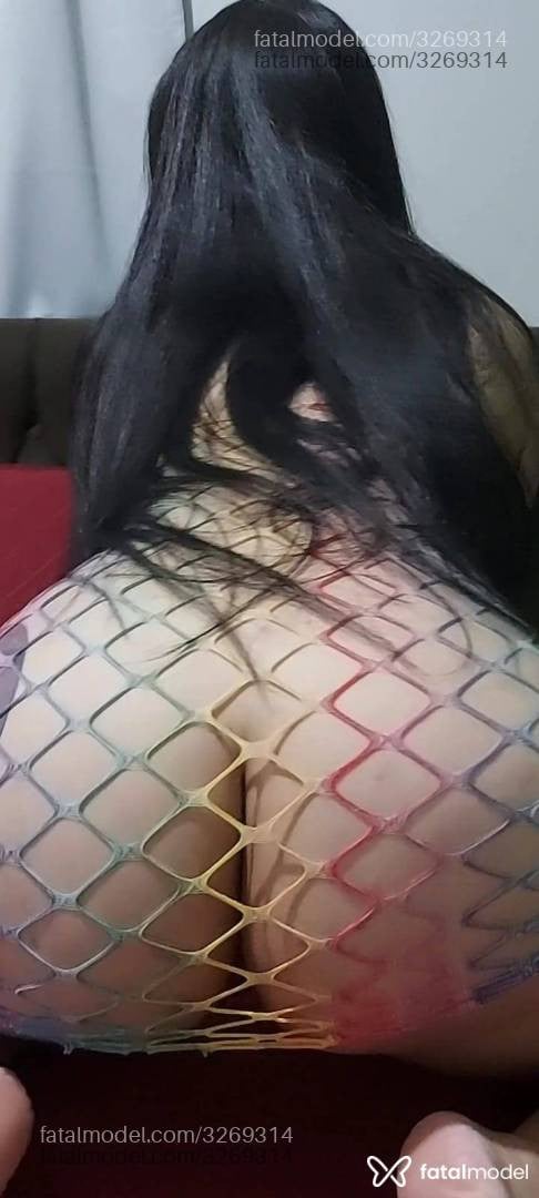 Acompanhante mulher morena (o) de olhos verdes - Clara Sofia