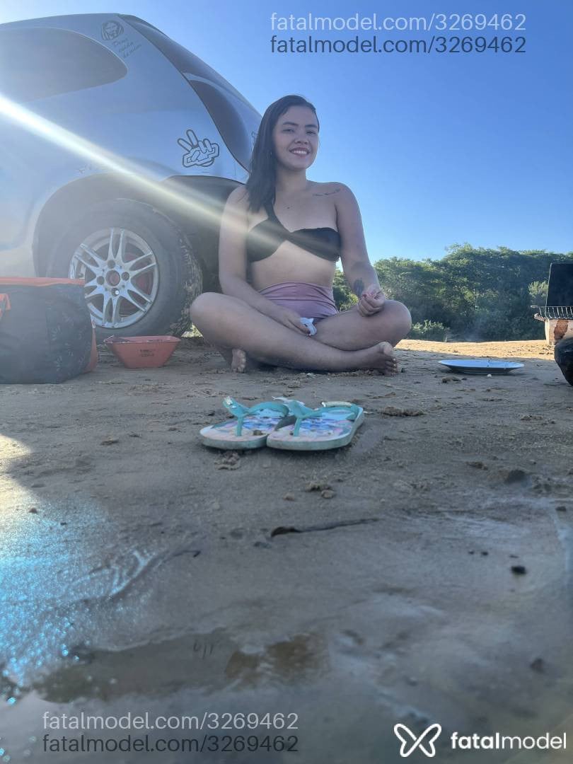 Acompanhante mulher morena (o) de olhos pretos - Fernanda