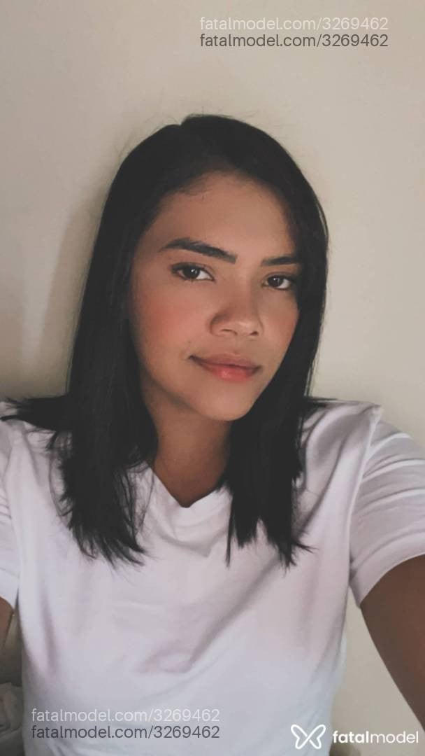 Acompanhante mulher morena (o) de olhos pretos - Fernanda
