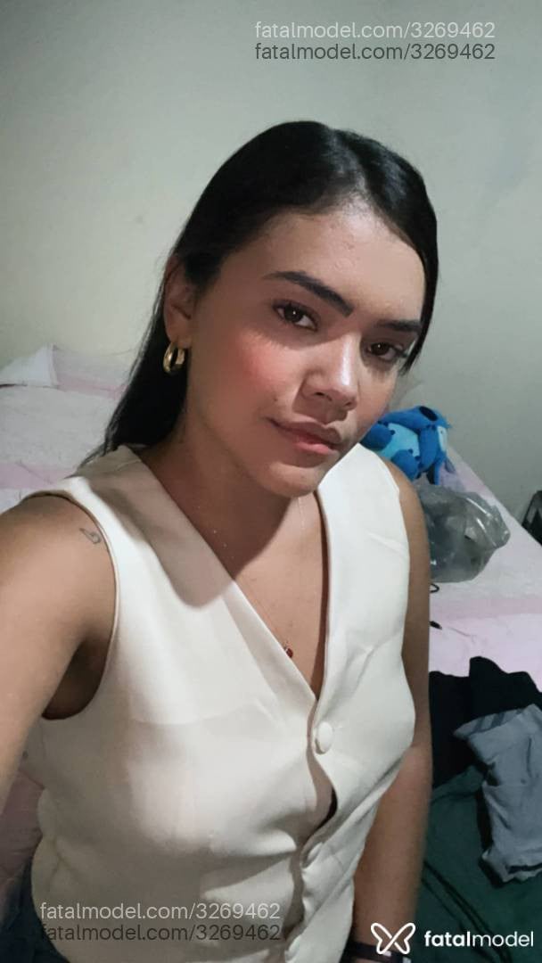 Acompanhante mulher morena (o) de olhos pretos - Fernanda