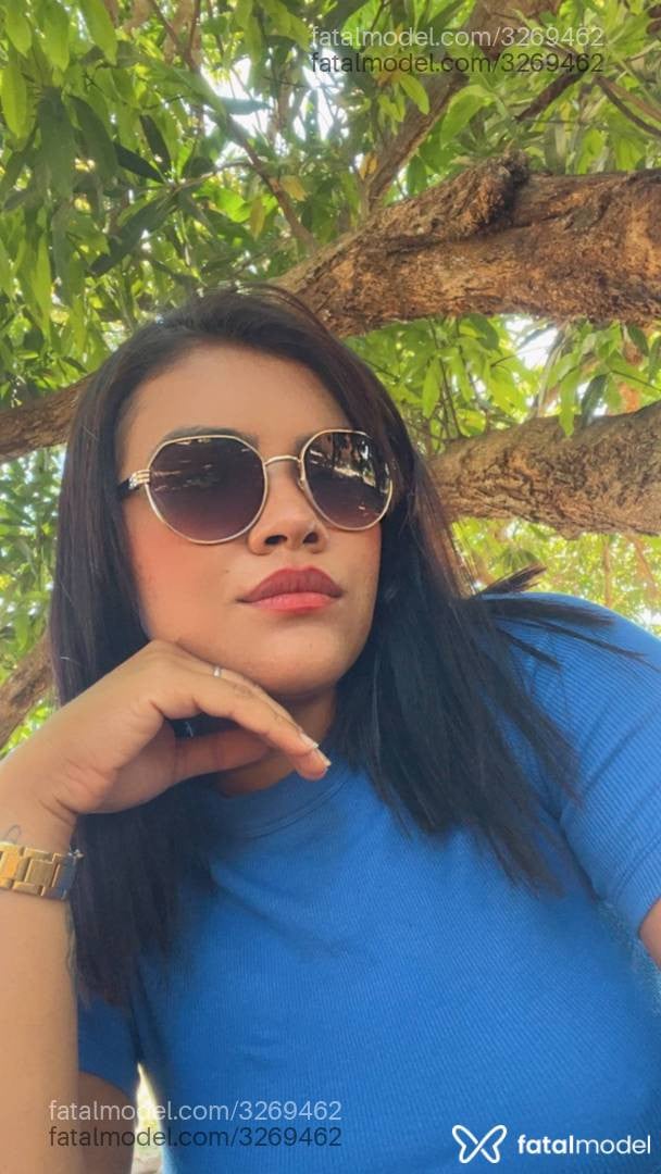 Acompanhante mulher morena (o) de olhos pretos - Fernanda