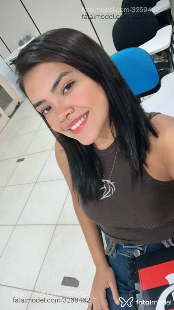 Acompanhante mulher morena (o) de olhos pretos - Fernanda