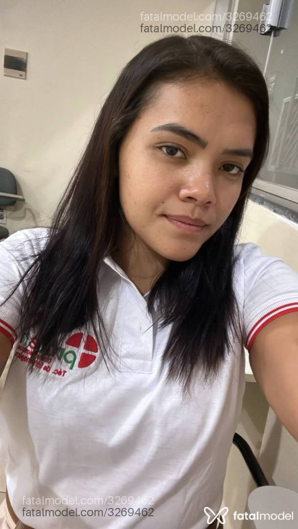 Acompanhante mulher morena (o) de olhos pretos - Fernanda
