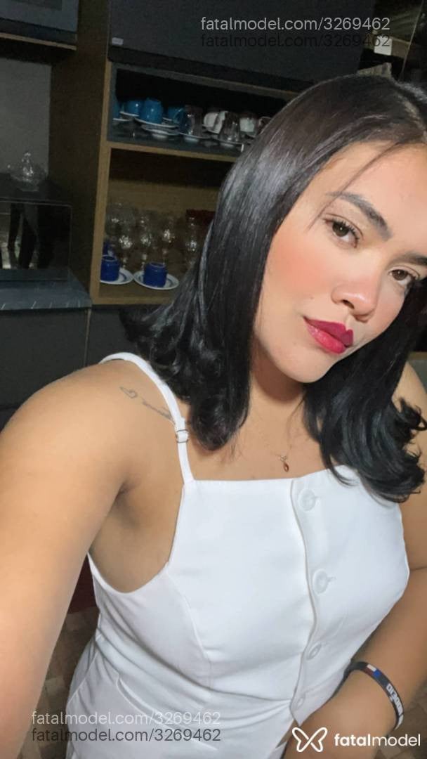 Acompanhante mulher morena (o) de olhos pretos - Fernanda